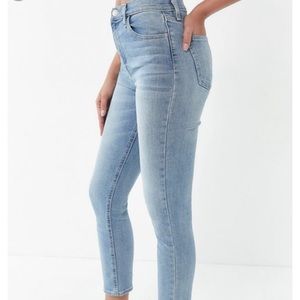 BDG Girlfriend Highrise Jean!